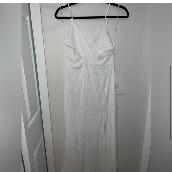 NWT Saylor $308 Harmonie White Sequin Cutout Cross High Slit Dress - Medium - Picture 6 of 7